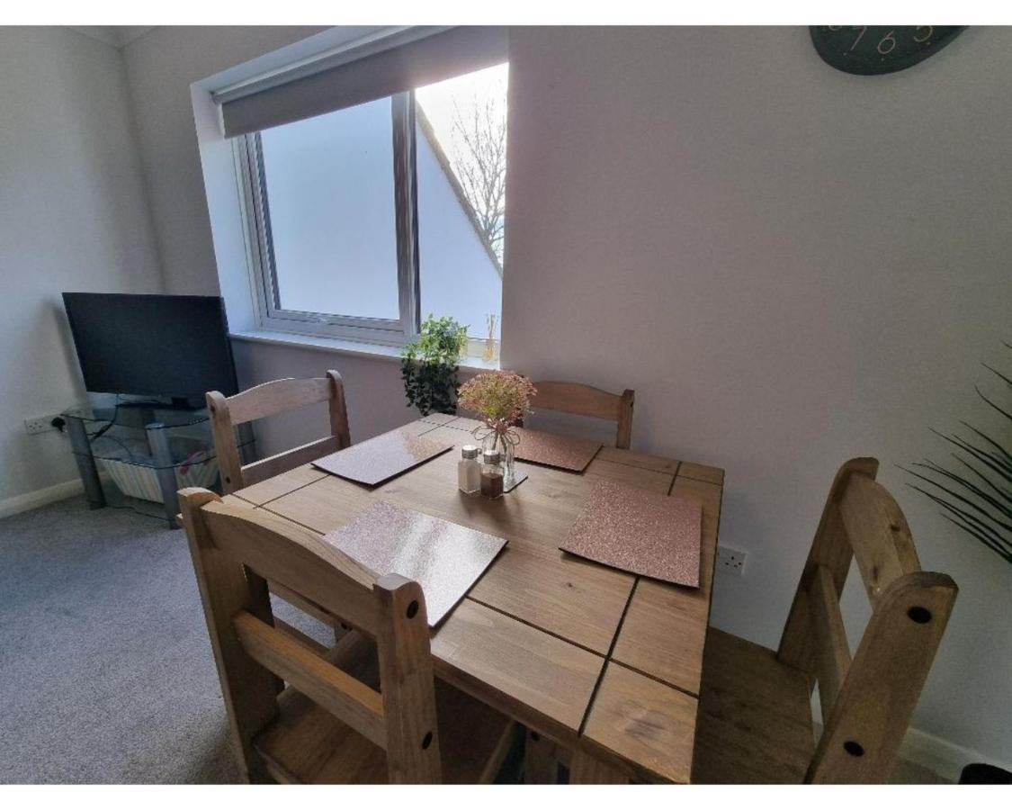 Canal Side Retreat - 2 Bedroom Apartment Heybridge  Exterior foto