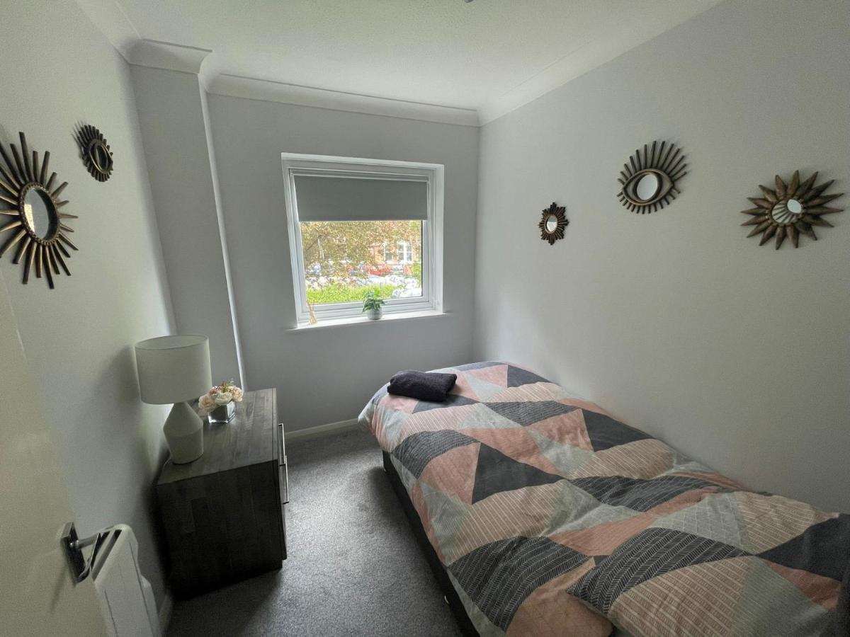 Canal Side Retreat - 2 Bedroom Apartment Heybridge  Exterior foto