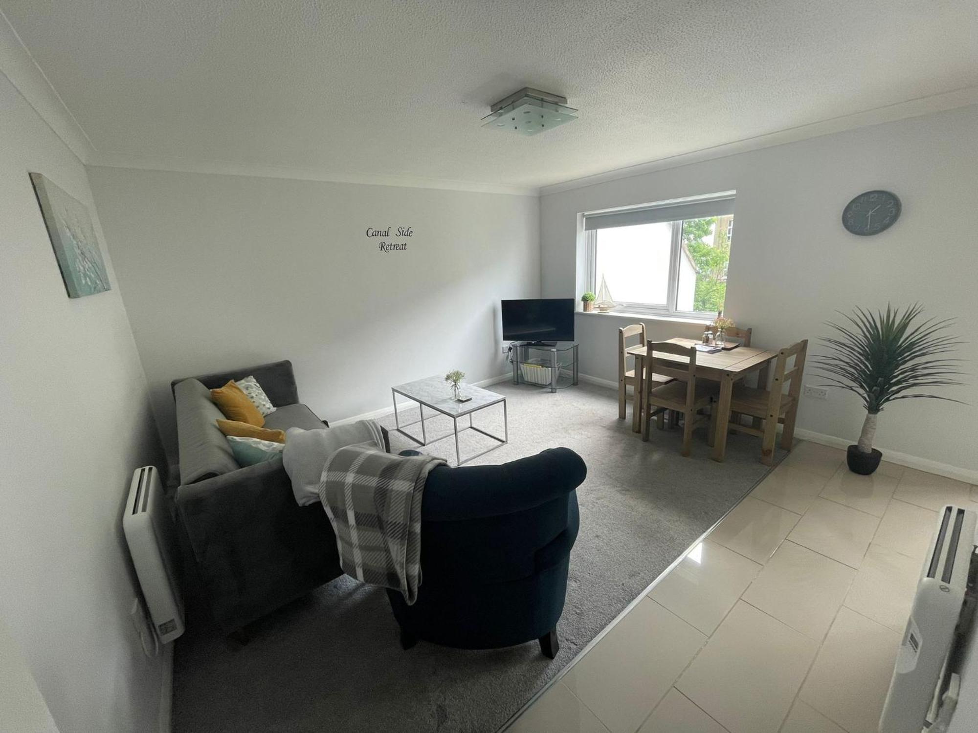 Canal Side Retreat - 2 Bedroom Apartment Heybridge  Cameră foto